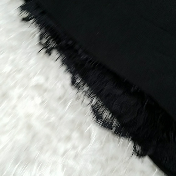 Black lined shorts with black lace - Picture 3 of 6